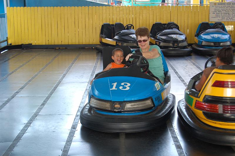 DSC_6754.JPG - Deb and Octavious on the bumber cars at The Fun Spot, Orlando