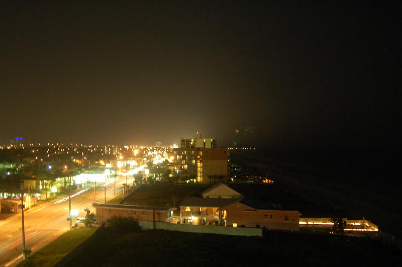 DSC_7409.JPG - Daytona Beach at night