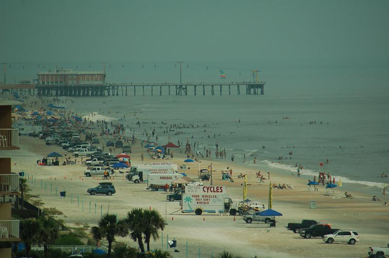 DSC_7413.JPG - The beach - where you can still drive on the beach