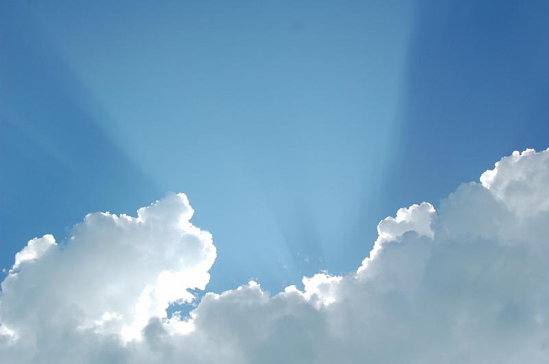 DSC_8952.JPG - Florida Keys - The sun ray shinning from behind the clouds