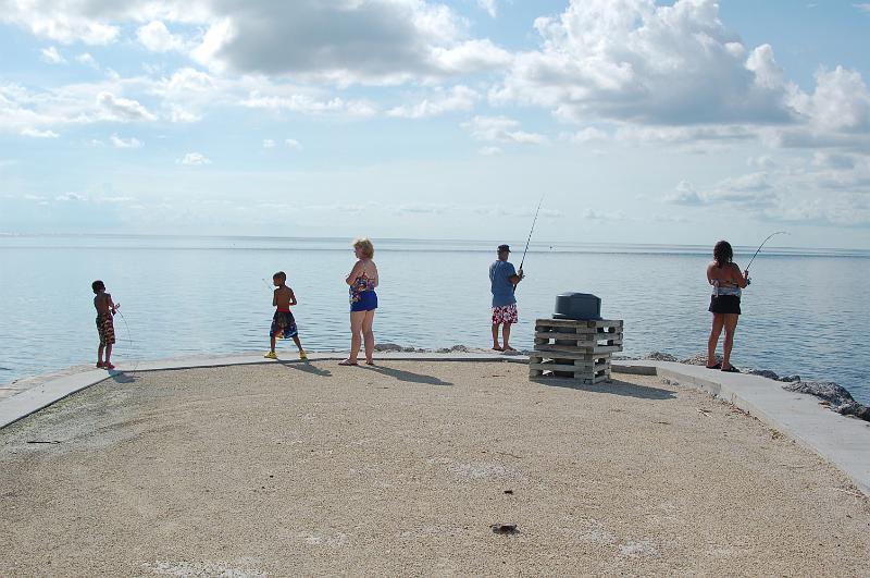 DSC_8960.JPG - Florida Keys - Everyone on the point fishing...hopefully for dinner....