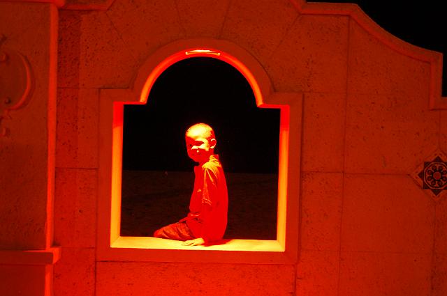 DSC_9707.JPG - Octavious lit in red