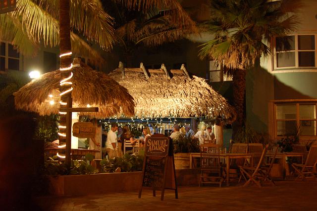 DSC_9710.JPG - The Tiki Bar at our hotel