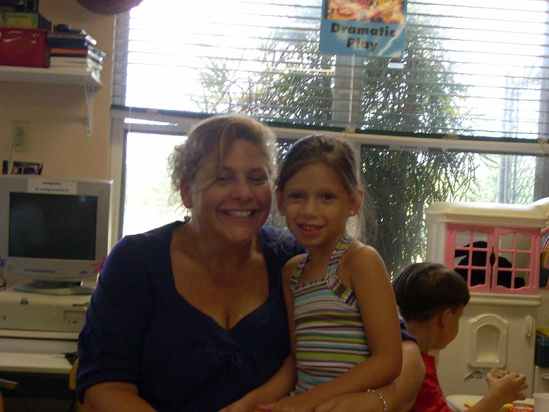 DSCN0572.JPG - The Little Place Too - Pre-K Mommies and Muffins Day