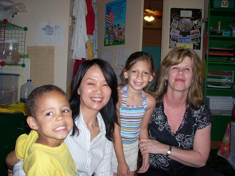 DSCN0578.JPG - The Little Place Too - Pre-K Mommies and Muffins Day