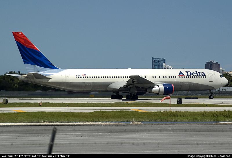 10592_1191016063.jpg - Delta B767-300ER departing Ft Lauderdale International