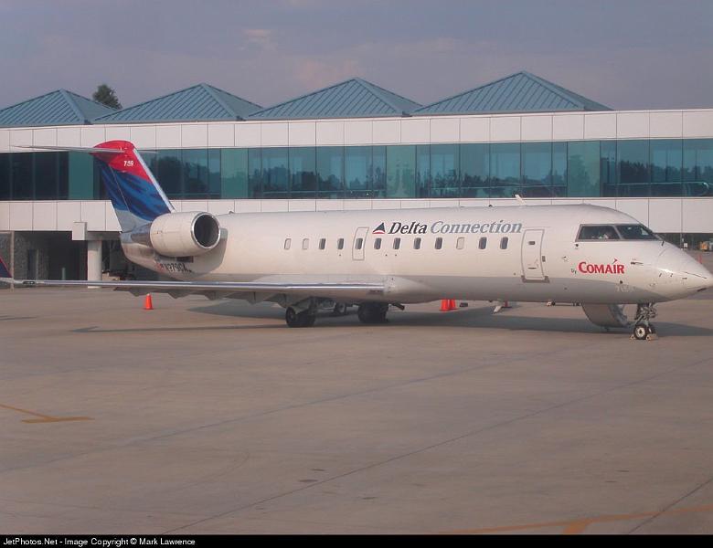 24550_1089871052.jpg - Comair CRJ-100 parked at Columbia Regional