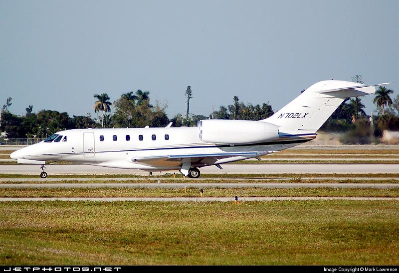 26515_1164360438.jpg - Private Citation X taxiing out for departure from Palm Beach International