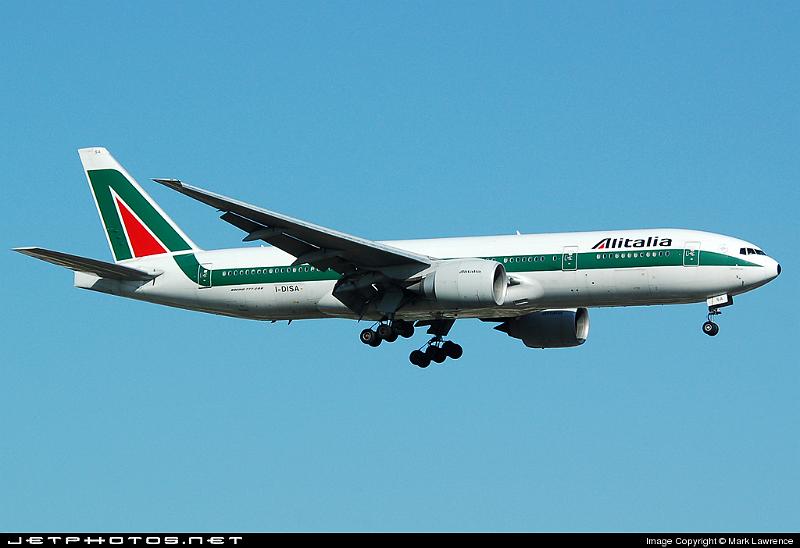 28373_1179161439.jpg - Alitalia B777-200 approaching JFK International