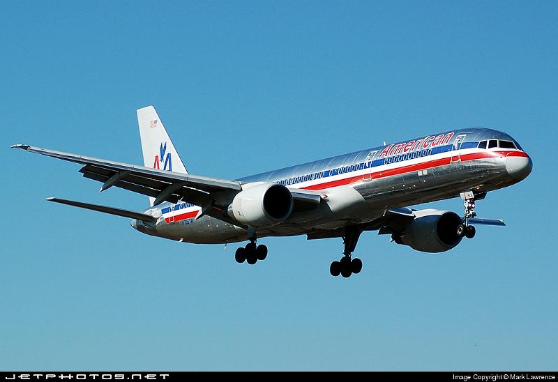 29095_1174188433.jpg - American B757-200 approaching La Guardia