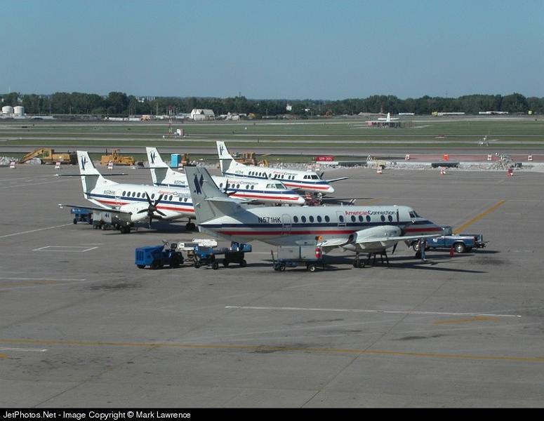 38404_1064941467.jpg - American Connection BAE Jetstream 41s parked at Lambert St Louis International