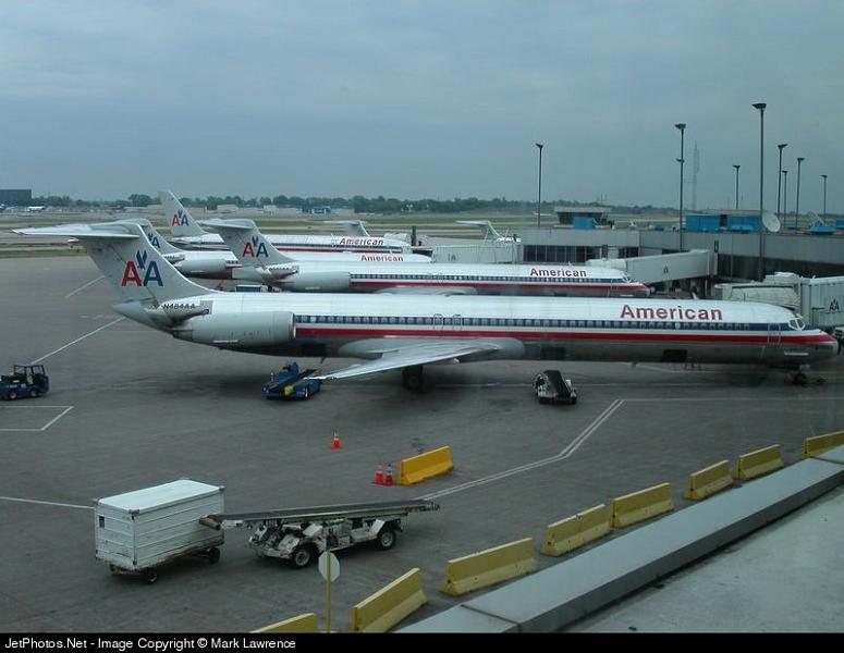 45882_1062898006.jpg - American MD-80s parked at Lambert St Louis International