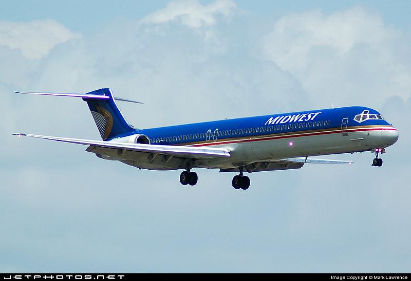 49362_1177607846.jpg - Midwest MD-80 approaching Ft Lauderdale International