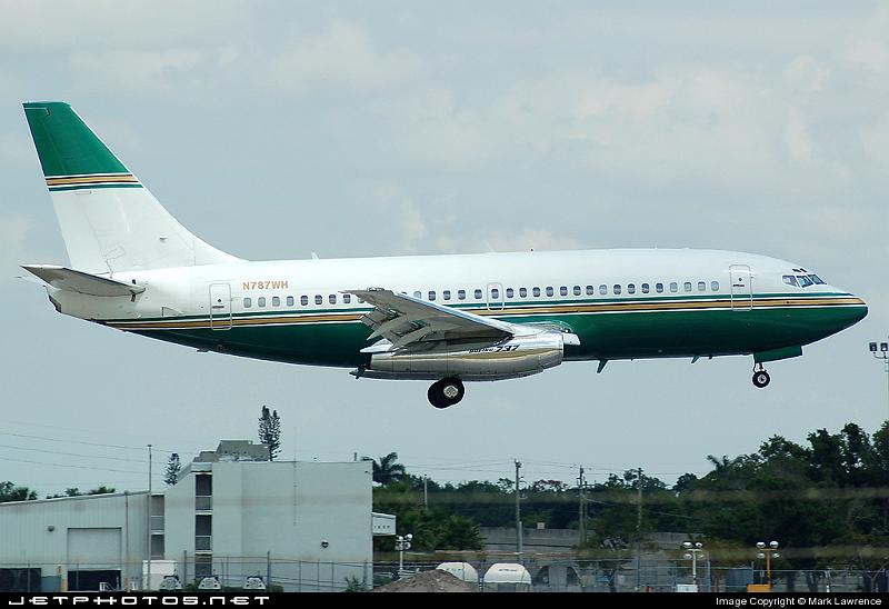 51054_1175946685.jpg - Private B737-200 approaching Ft Lauderdale International