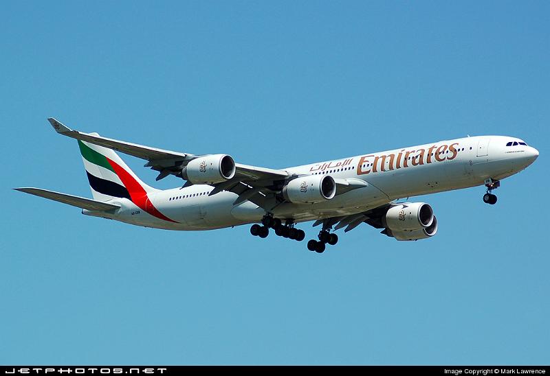57845_1179054034.jpg - Emirates A340-500 approaching JFK International