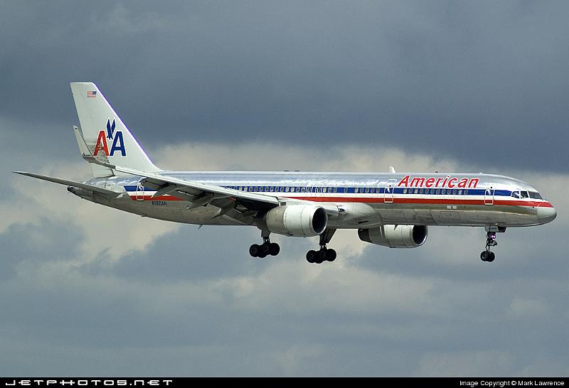 61472_1192453677.jpg - American B757-200 approaching Ft Lauderdale International