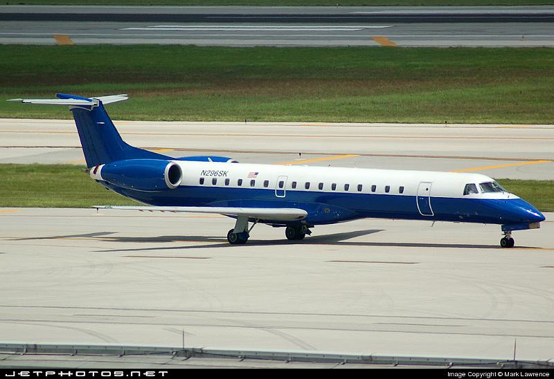 88737_1184500677.jpg - Chatauqua Embraer ERJ-145 taxiing to parking at Ft Lauderdale International