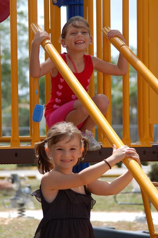 DSC_5133.JPG - Skylar and Megan