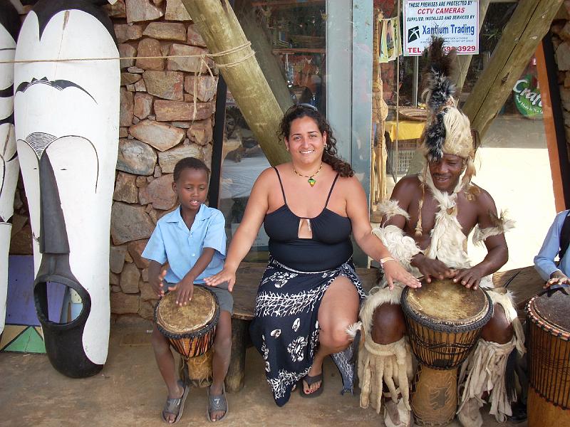 DSCN0258.JPG - Jessica and the locals at Haretbeesport Dam curio market