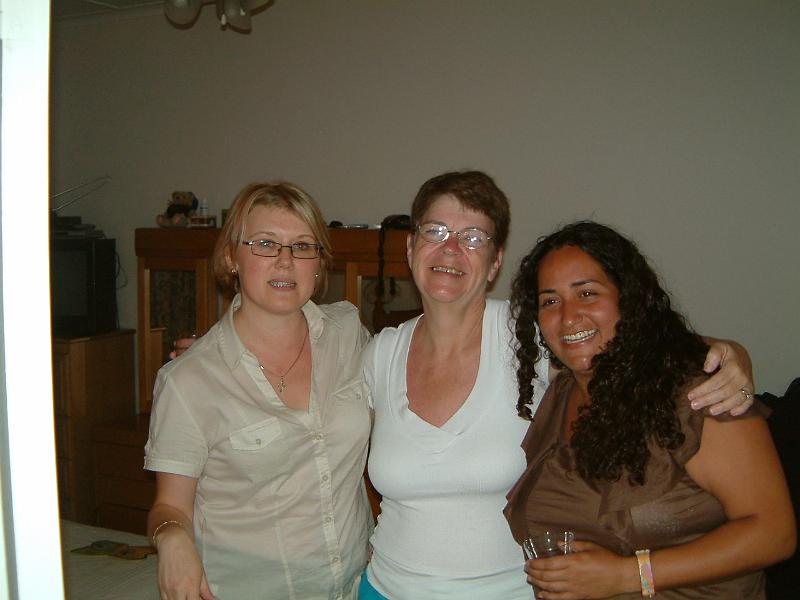 DSCF0023.JPG - Angela, Deb and Jessica