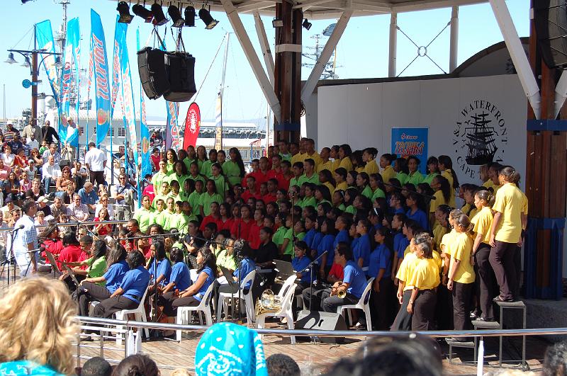 DSC_4325.JPG - Choirs performing in the Waterfront, Cape Town
